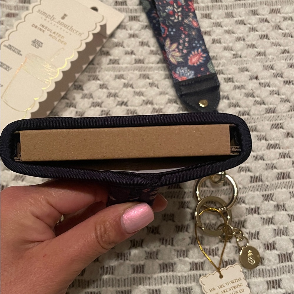 NWT Simply Southern Floral Keychain and Insulated Drink Holder Set - Navy - Picture 5 of 12